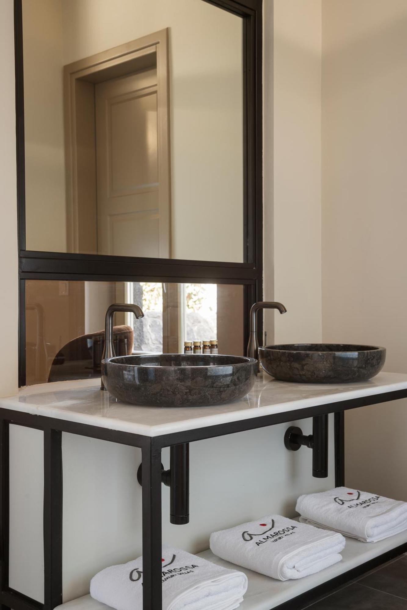 Almarossa Luxury Villas Vourvoúlos Exterior photo